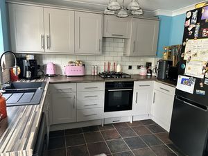 Kitchen- click for photo gallery